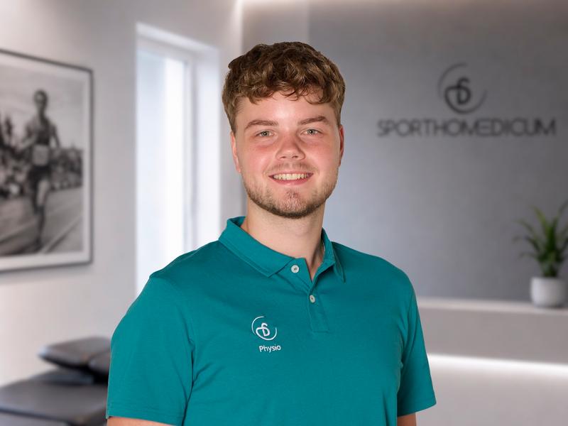 Porträtfoto von Enrico Kämpflein, Physiotherapeut
